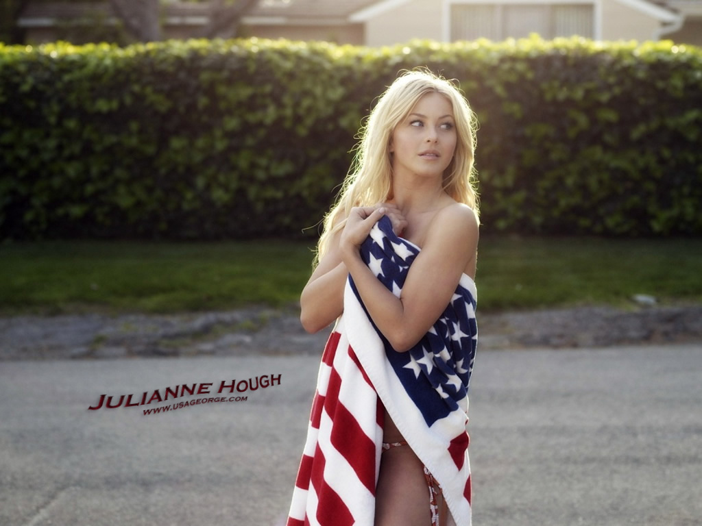 Julianne Hough - Photo Set
